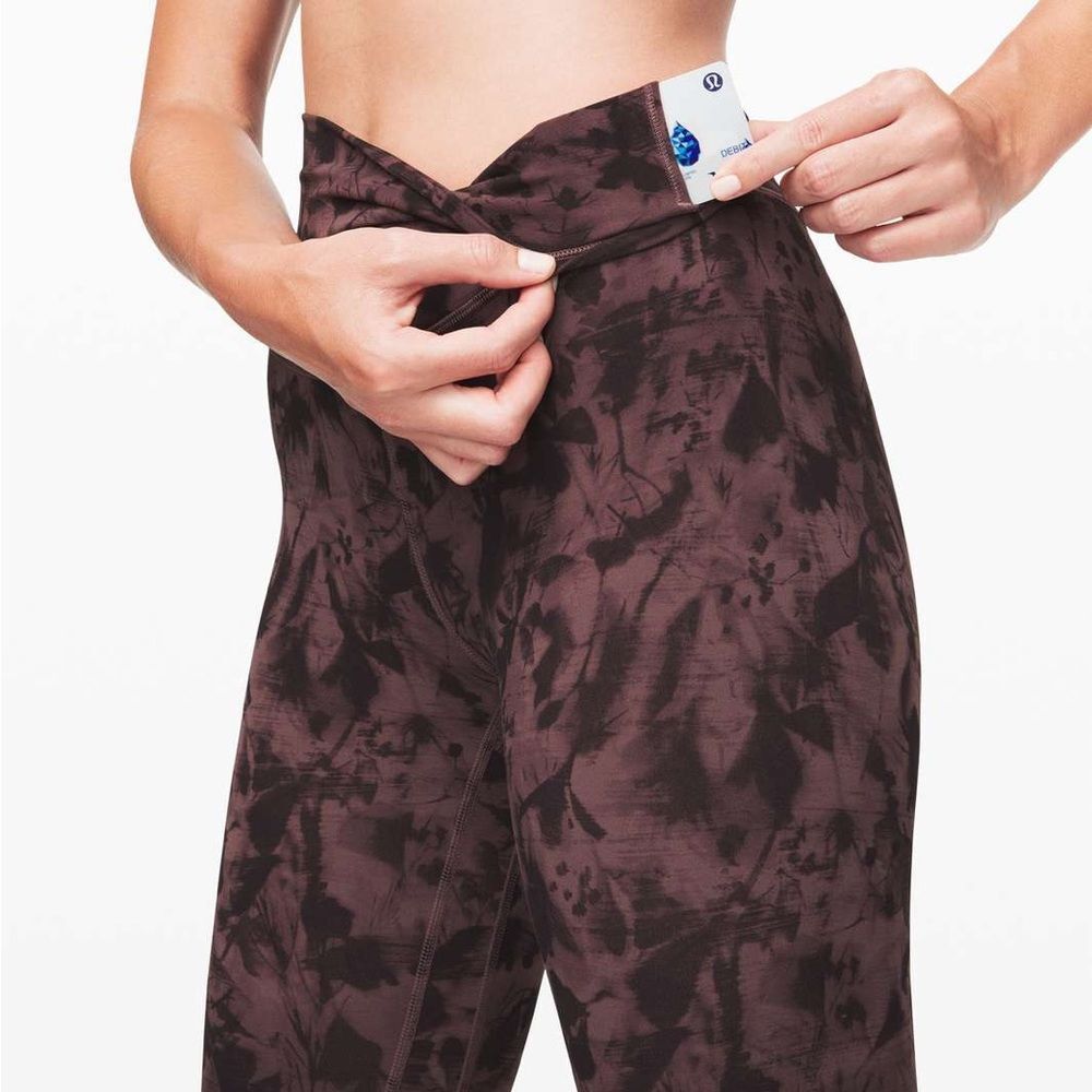 Lululemon Align Crop 21 inch Mini Dusk Floral Antique Bark Black - Picture 2 of 13